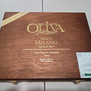 Oliva Series V Cigar Box